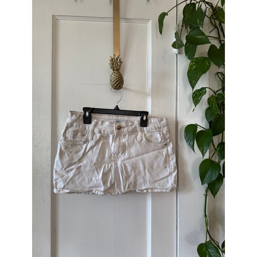 Bershka women’s size 6 white denim skirt